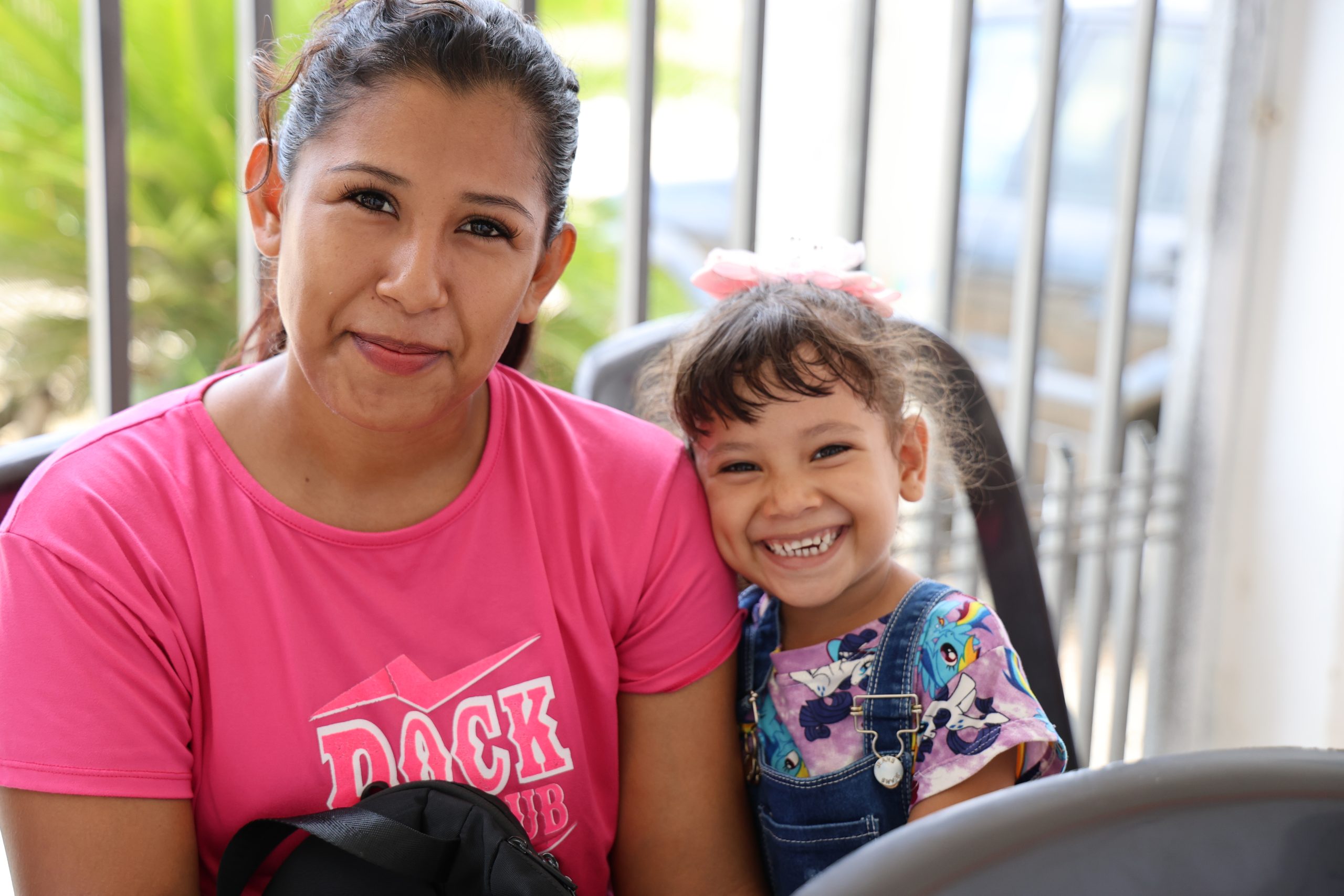 Carmen is one of the many coronavirus heroes. After she left Venezuela, Carmen spent more than two years working as a waitress, a receptionist and a sales attendant until she was able to validate her medical qualifications in Peru. © UNHCR/ Carmen Parra